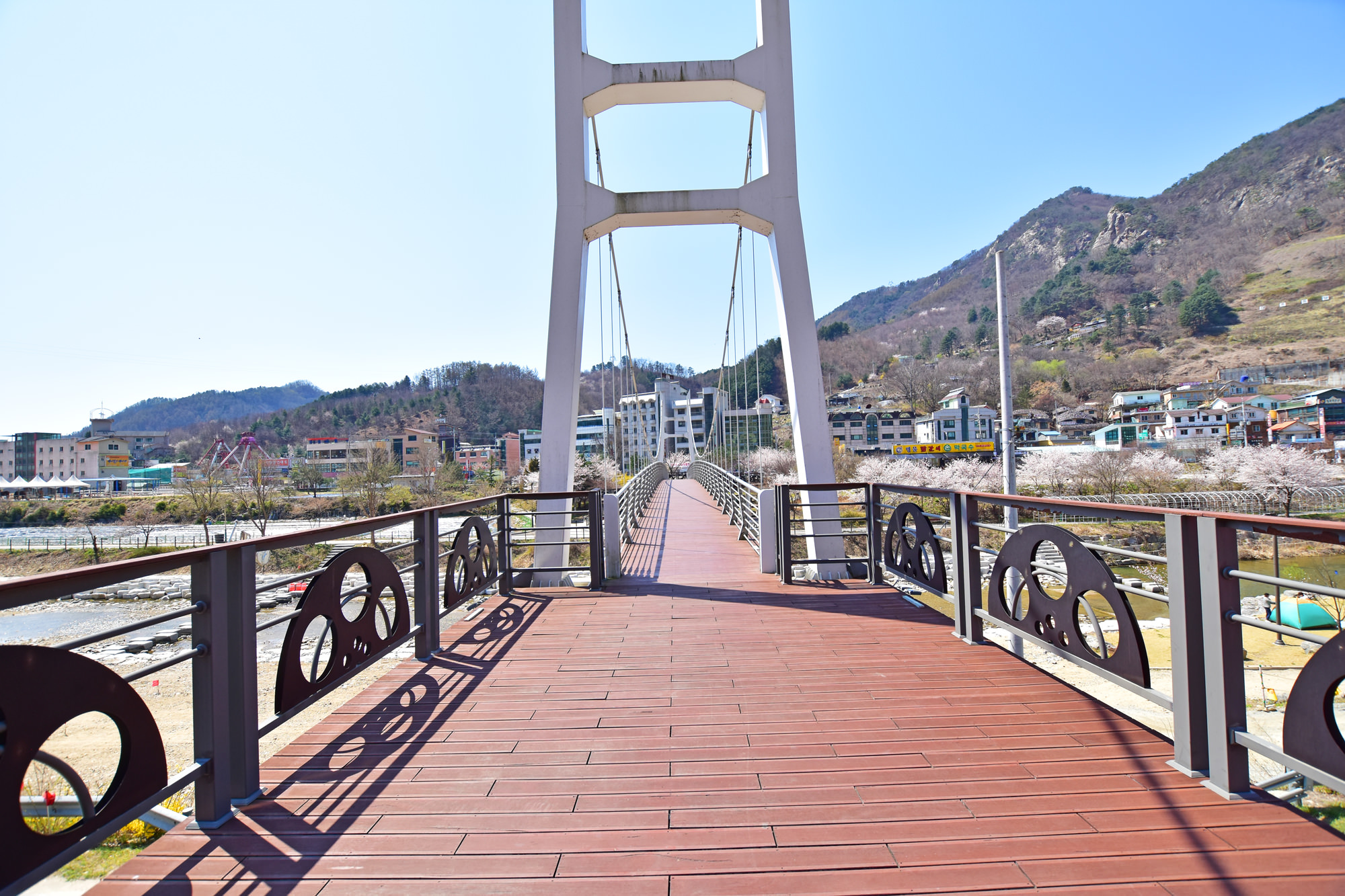 출렁다리 이미지 2